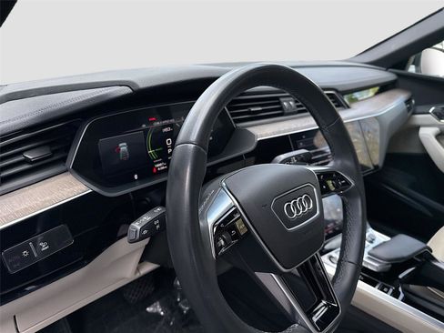 Certified 2024 Audi Q8 e-tron Premium Plus w/ Premium Plus Package AWD/4WD image 9