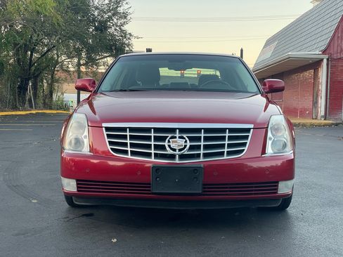 Used 2008 Cadillac DTS Luxury II image 3