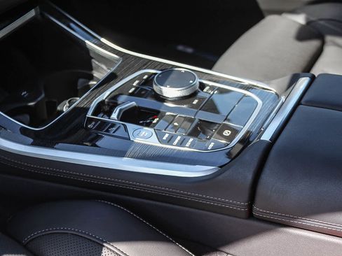 Used 2026 BMW X5 sDrive40i w/ M Sport Package RWD image 19