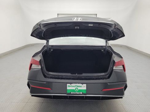 Used 2025 Hyundai Elantra SEL image 29