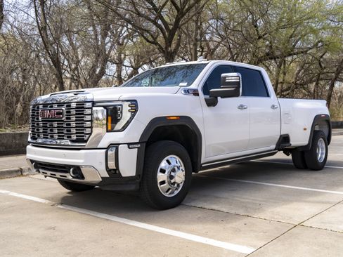 Used 2024 GMC Sierra 3500 Denali w/ Denali Reserve Package image 5