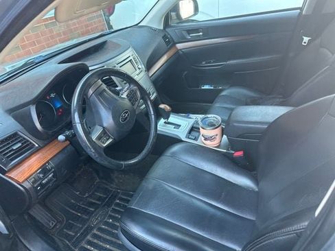 Used 2013 Subaru Outback 2.5i Limited w/ Moonroof Pkg AWD/4WD image 2