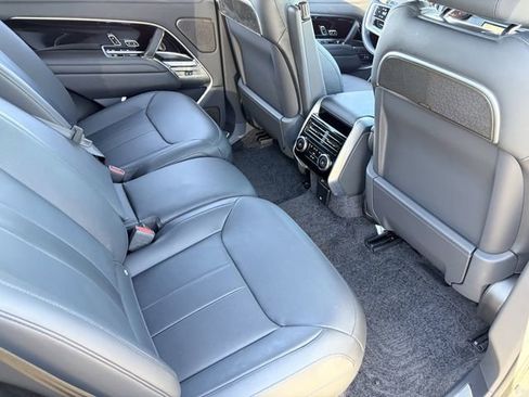 Used 2025 Land Rover Range Rover Autobiography image 22