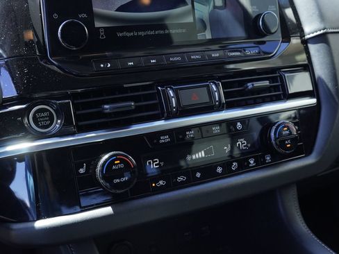 Used 2022 Nissan Pathfinder SL w/ SL Premium Package FWD image 16