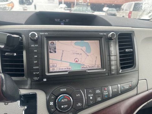 Used 2013 Toyota Sienna Limited image 13