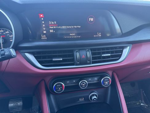 Used 2019 Alfa Romeo Stelvio image 12