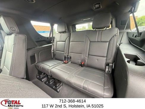 Used 2023 Chevrolet Suburban RST AWD/4WD image 12