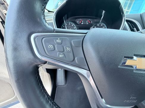 Used 2018 Chevrolet Equinox LT FWD image 14