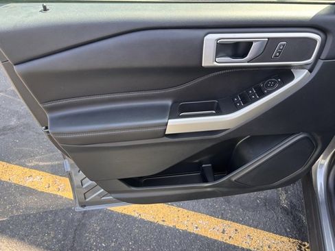 Certified 2022 Ford Explorer XLT image 22