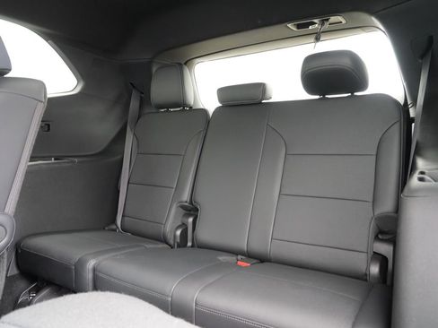 Used 2025 Buick Enclave Preferred image 27