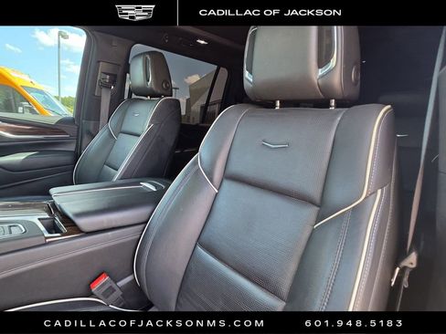Used 2023 Cadillac Escalade ESV Premium Luxury RWD image 19