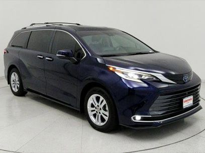 Certified 2023 Toyota Sienna Platinum