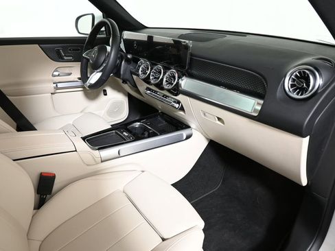 Certified 2026 Mercedes-Benz GLB 250 4MATIC image 26