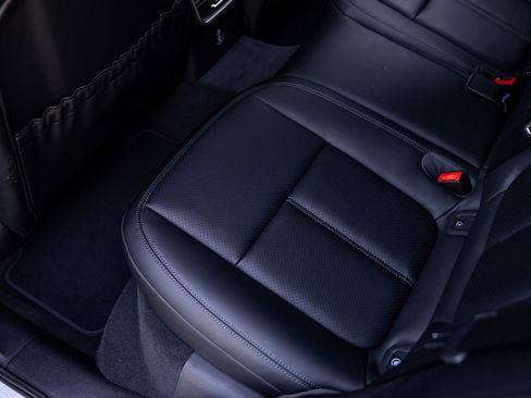 New 2026 Porsche Macan S image 31