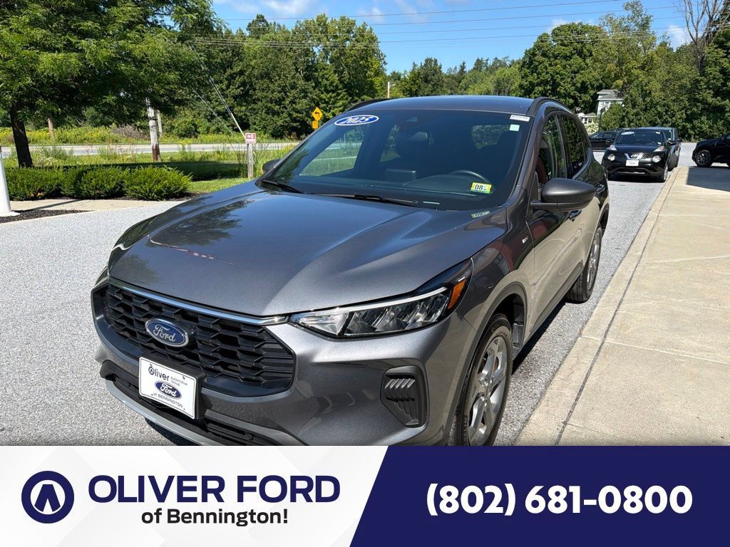 Used 2025 Ford Escape ST-Line AWD/4WD image 3