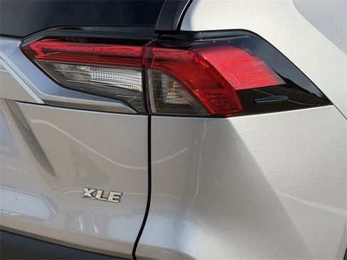 Used 2023 Toyota RAV4 XLE Premium image 7