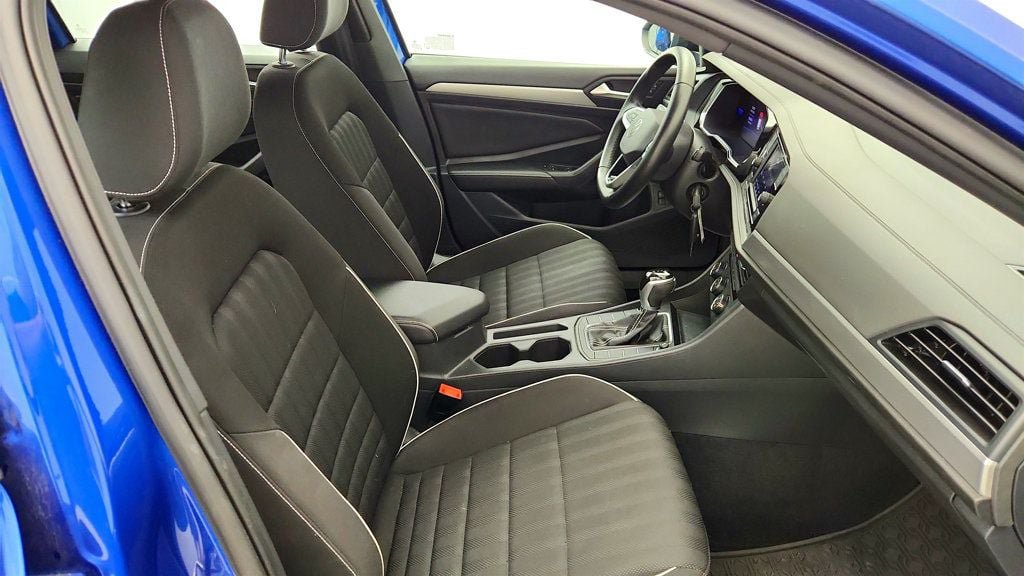 Used 2022 Volkswagen Jetta Sport FWD image 21