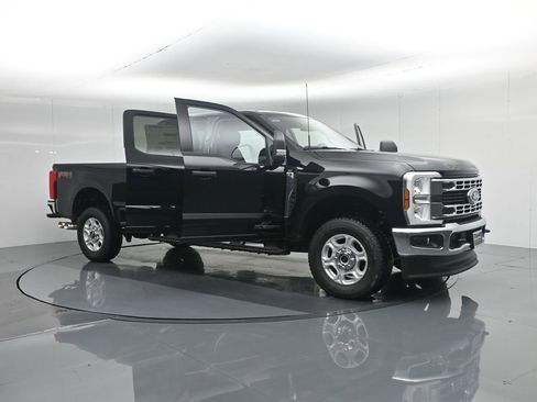 New 2026 Ford F250 XLT w/ FX4 Off-Road Package image 32