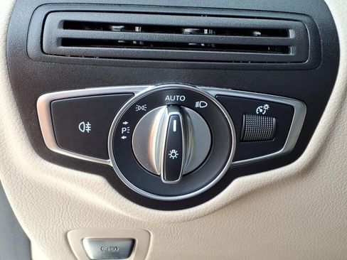 Used 2021 Mercedes-Benz GLC 300 image 24