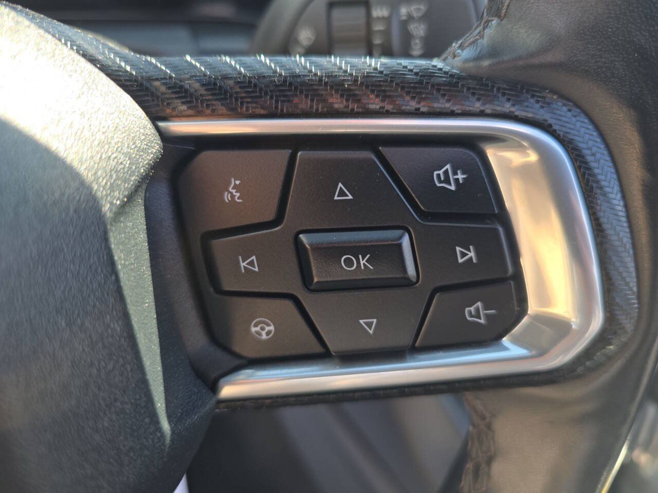 Used 2025 Ford Mustang Premium RWD image 27