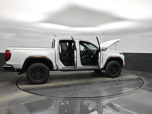 New 2026 GMC Canyon Elevation image 41