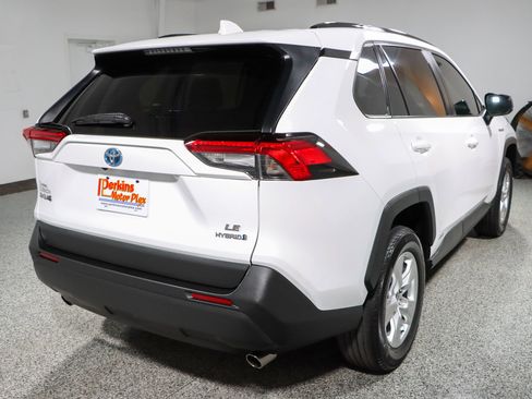 Used 2021 Toyota RAV4 LE AWD/4WD image 7