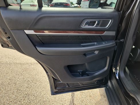 Used 2018 Ford Explorer Platinum AWD/4WD image 15