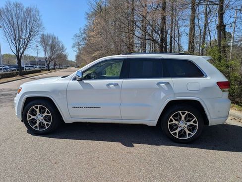 Used 2021 Jeep Grand Cherokee Overland RWD image 3