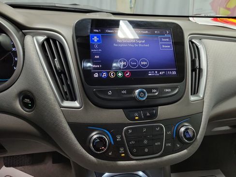 Used 2022 Chevrolet Malibu LT image 14