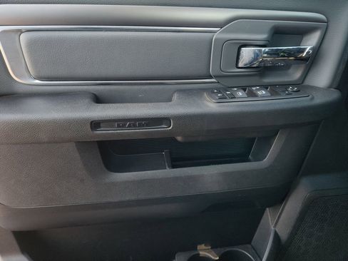 Used 2022 RAM 1500 Classic SLT image 24