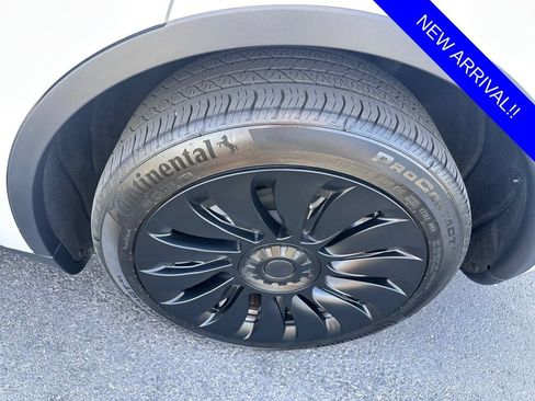 Used 2023 Tesla Model Y Long Range AWD/4WD image 7