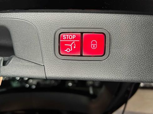 Used 2022 Mercedes-Benz GLC 300 4MATIC image 16