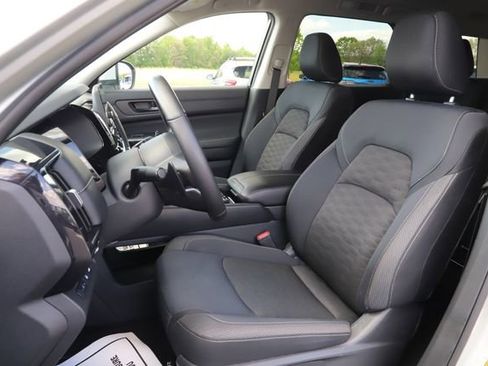 Used 2025 Nissan Pathfinder SV AWD/4WD image 13