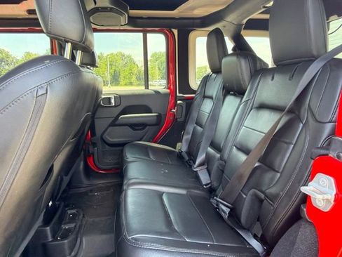 Used 2021 Jeep Wrangler Unlimited Sahara AWD/4WD image 17