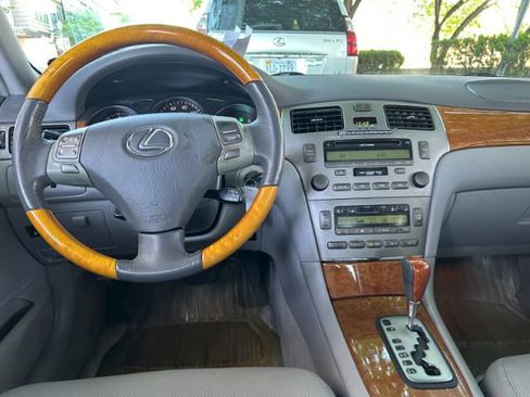 Used 2005 Lexus ES 330 FWD image 11