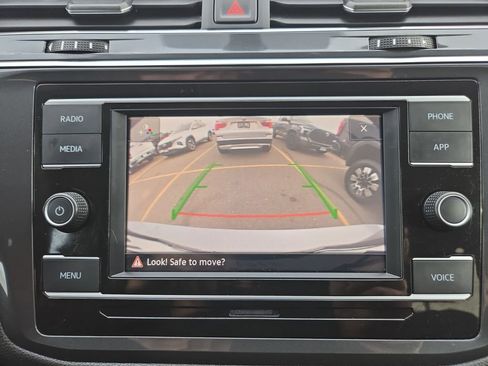 Used 2023 Volkswagen Tiguan S image 21