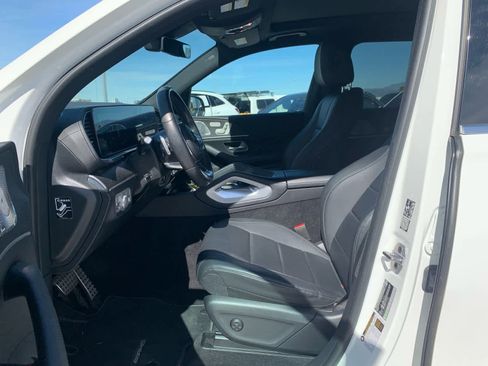 Used 2023 Mercedes-Benz GLS 450 4MATIC image 6