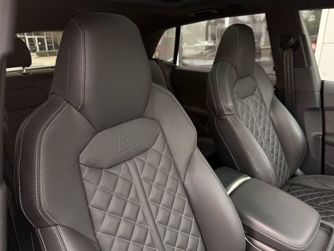 Used 2024 Audi SQ8 Premium Plus image 22