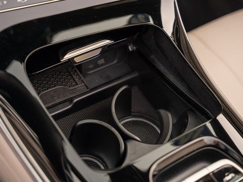 Used 2024 Mercedes-Benz CLE 300 4MATIC Cabriolet image 47