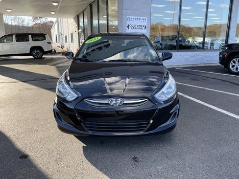 Used 2017 Hyundai Accent SE image 2