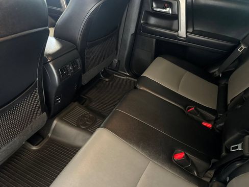 Used 2018 Toyota 4Runner SR5 Premium AWD/4WD image 9