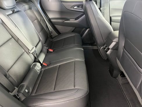 New 2026 Chevrolet Equinox LT w/ Convenience Package II AWD/4WD image 18