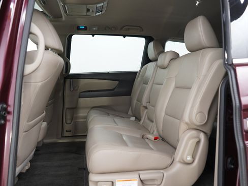 Used 2013 Honda Odyssey Touring image 22