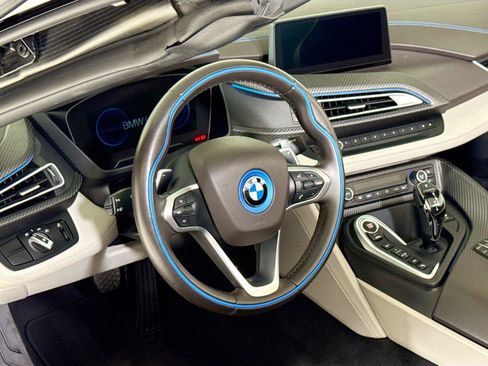 Used 2019 BMW i8 Roadster AWD/4WD image 15
