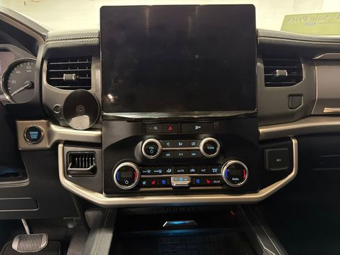 Certified 2024 Ford Expedition XLT image 22