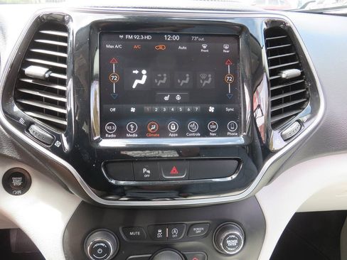 Used 2019 Jeep Cherokee Limited AWD/4WD image 20