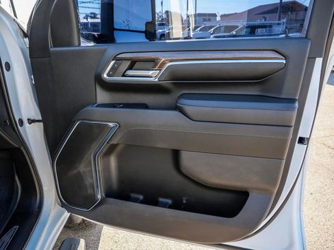Used 2024 Chevrolet Silverado 2500 LT AWD/4WD image 37
