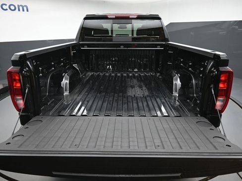 New 2025 GMC Sierra 1500 SLE w/ Preferred Package image 10