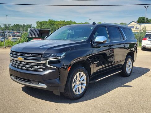 Used 2024 Chevrolet Tahoe Premier AWD/4WD image 2