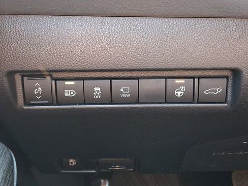 Certified 2023 Toyota Venza Limited AWD/4WD image 24